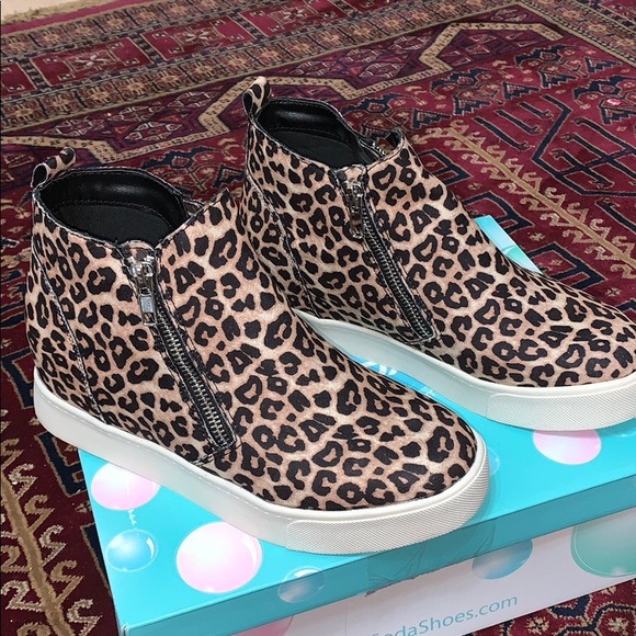 Leopard Zipper Sneakers - Picture 2 of 5